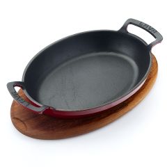 Сковорода овальная чугунная эмалированная красная с 2-мя ручками на деревянной подставке, 27*20 см, LAVA