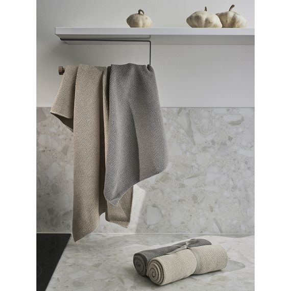 Набор из двух кухонных вязаных полотенец из коллекции Essential, темно-серое/бежевое, Tkano, изображение 7