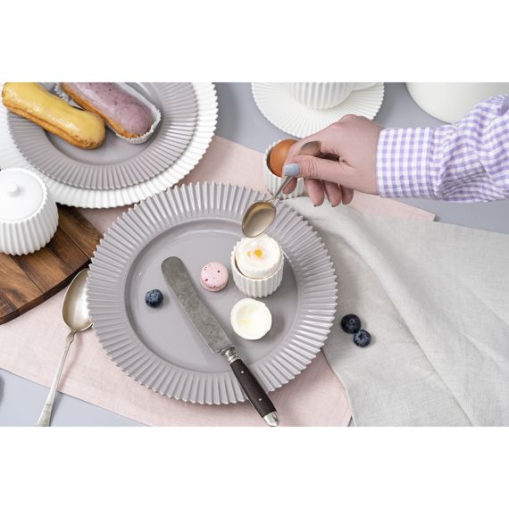 Набор из двух подставок для яиц белого цвета из коллекции Edge, S, Tkano, изображение 3